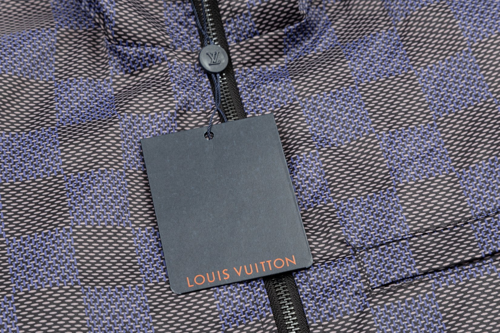 【LOUIS VUITTON 公式旗艦店】ルイヴィトン  ジャケット着 ご好評に付き再入荷！241021