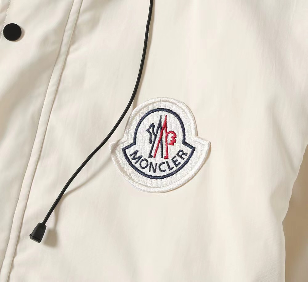 【MONCLER 公式旗艦店】 モンクレール  ジャケット着 ご好評に付き再入荷！241023