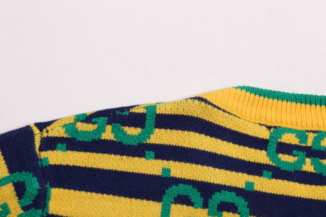 【GUCCI  公式旗艦店】グッチ  セーター好評に付き再入荷！ 241029