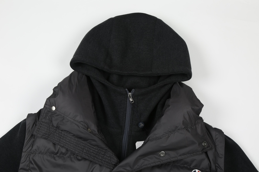 【MONCLER 公式旗艦店】モンクレール  ダウンジャケット好評に付き再入荷！ 241102