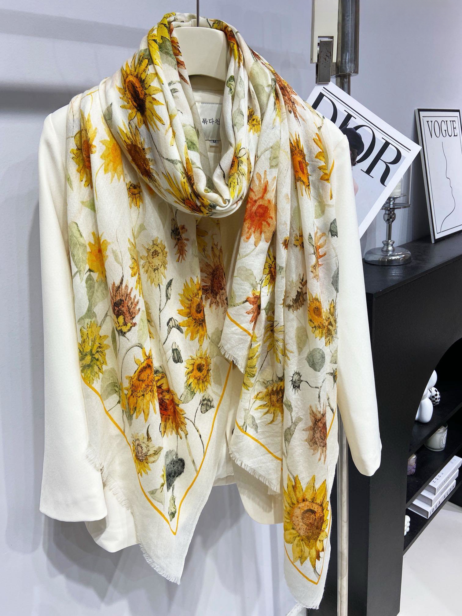 【DIOR  ディオール 】スカーフ  200*110cm  241108