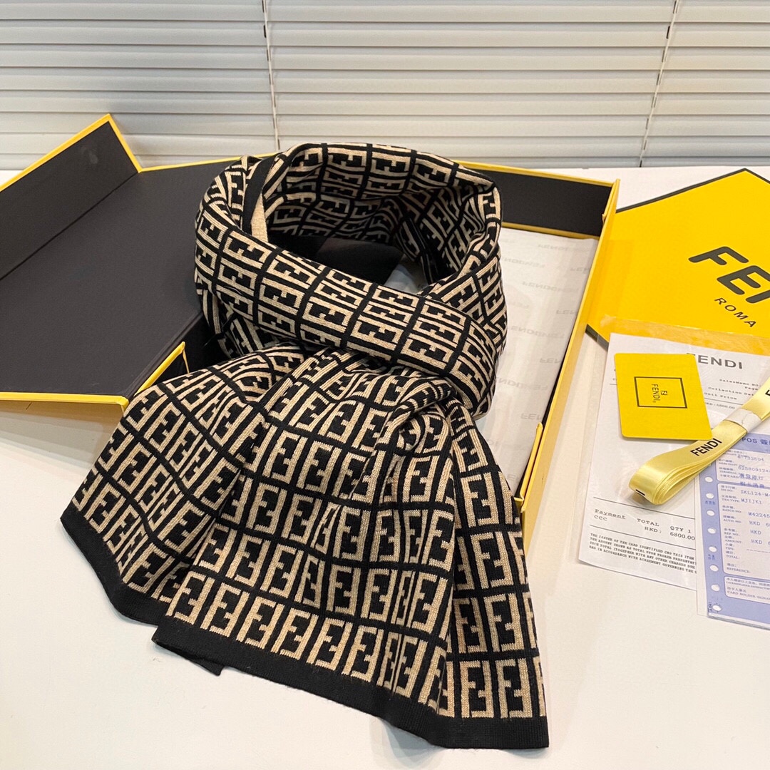 【FENDI  フェンディ】スカーフ32*200CM   241109