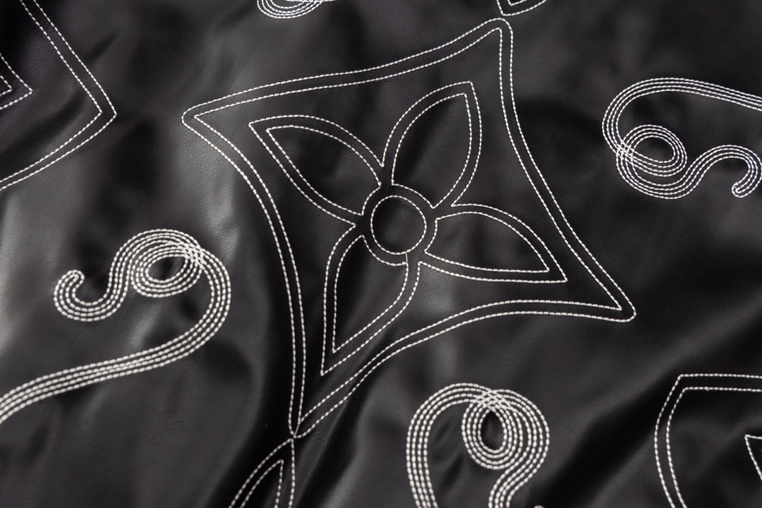 【LOUIS VUITTON  公式旗艦店】ルイヴィトン  ジャケット着ご好評に付き再入荷！241111