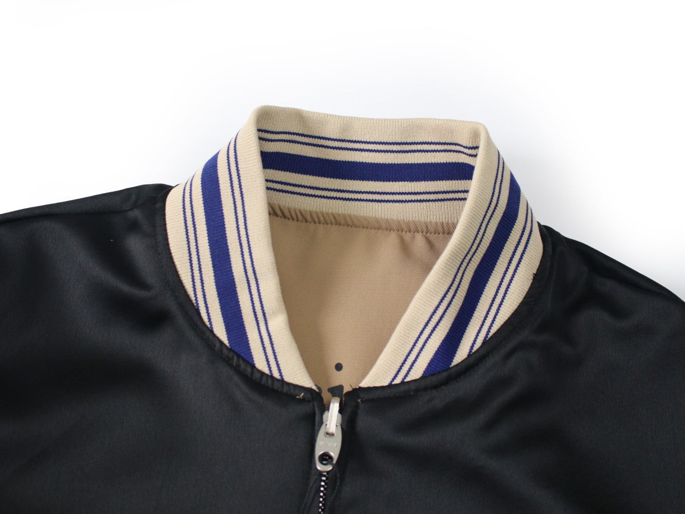 【GUCCI  公式旗艦店】グッチ  ジャケット着 ご好評に付き再入荷！241111