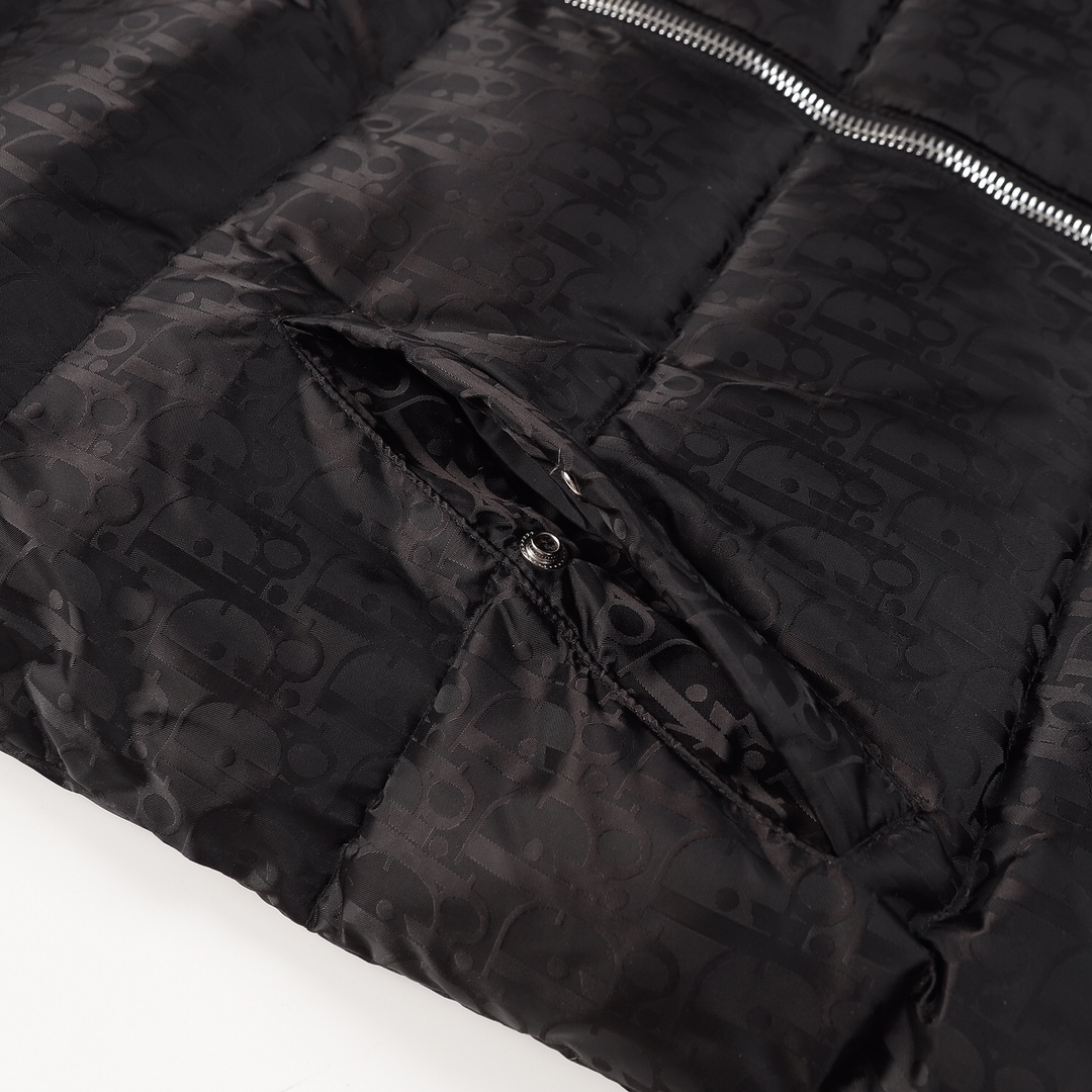 【DIOR  公式旗艦店】ディオール  ダウンベスト  ご好評に付き再入荷！ 241112