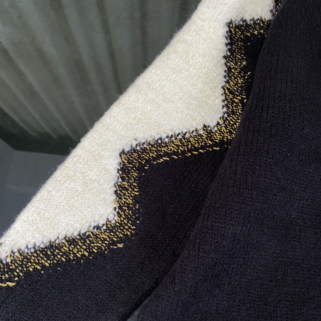 【YSL SAINT LAURENT   公式旗艦店】サンローラン   セーター好評に付き再入荷！ 241116