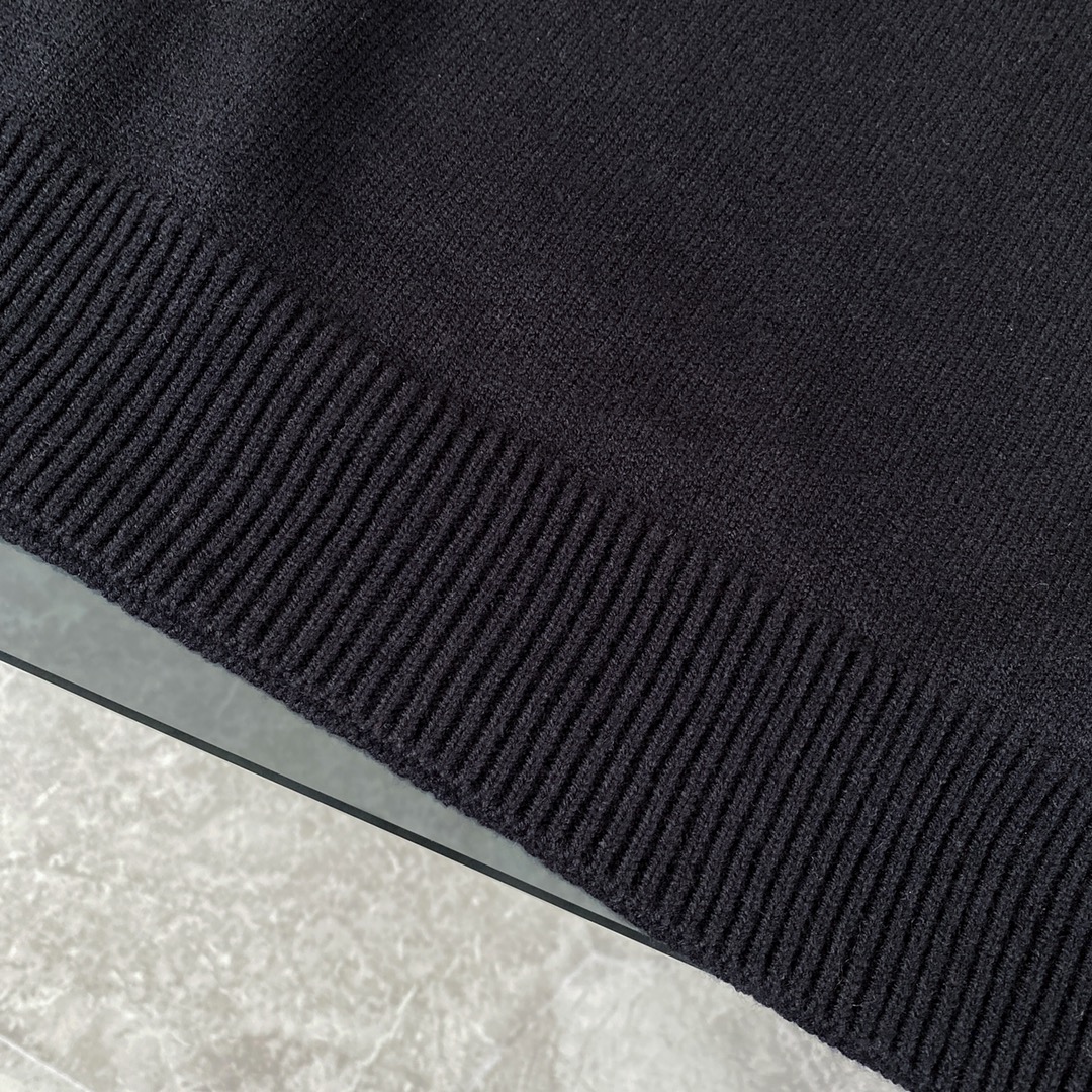 【CHROME HEARTS    公式旗艦店】クロムハーツ   セーター好評に付き再入荷！ 241116