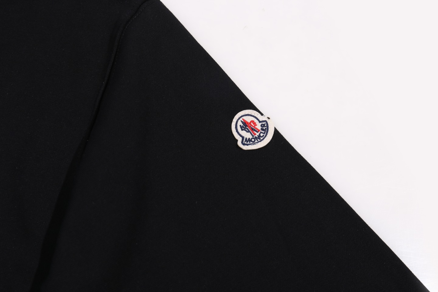 【MONCLER   公式旗艦店】モンクレール   丸首の衛衣  スウェット ご好評に付き再入荷！241120