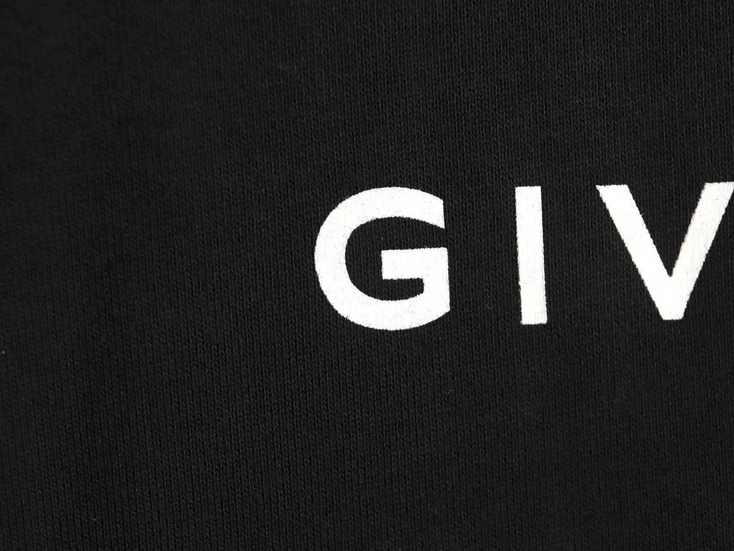 【GIVENCHY  公式旗艦店】ジバンシー 丸首の衛衣 スウェットご好評に付き再入荷！241122