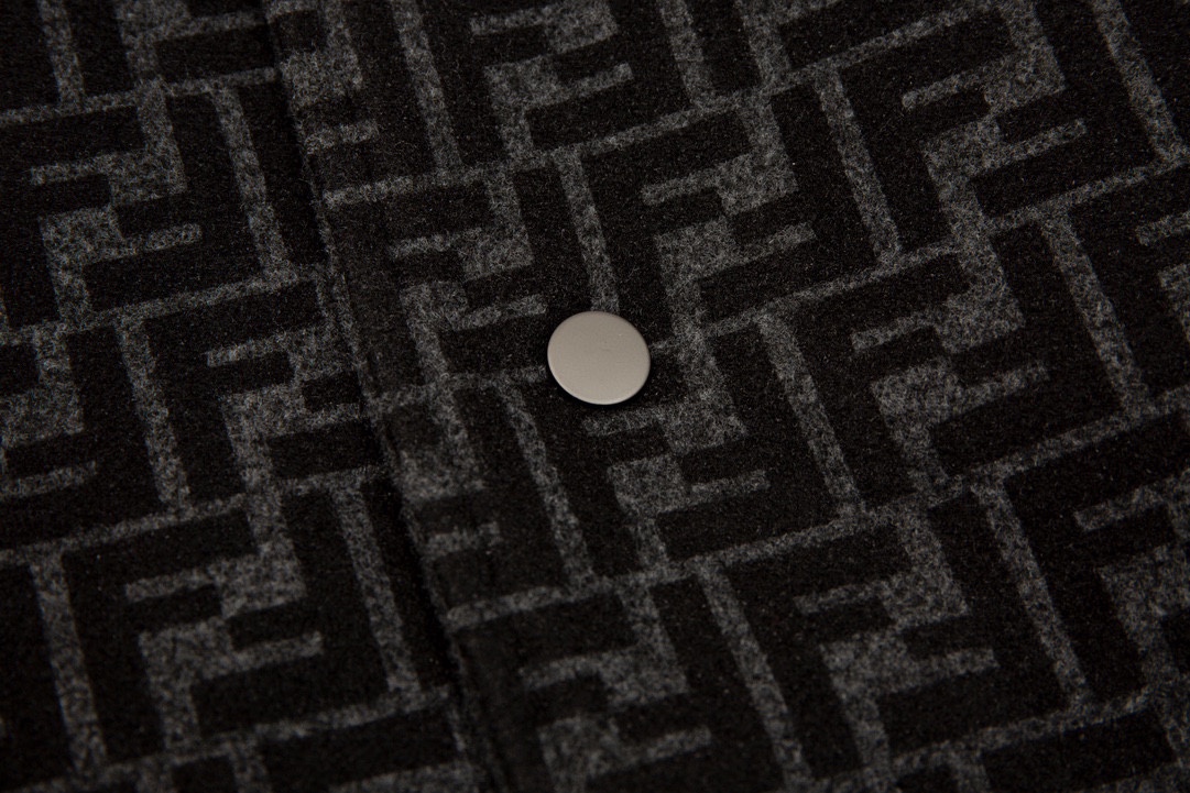 【FENDI  公式旗艦店】フェンディジャケット着 好評に付き再入荷！