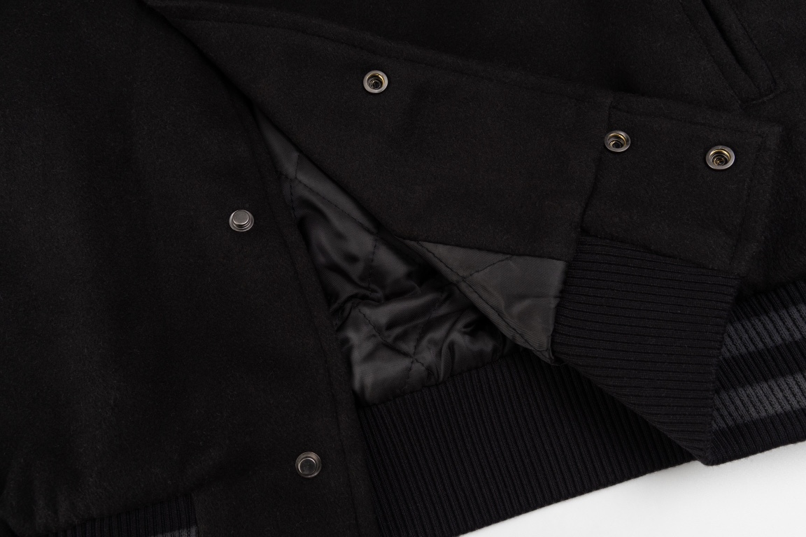 【FENDI  公式旗艦店】フェンディジャケット着 好評に付き再入荷！