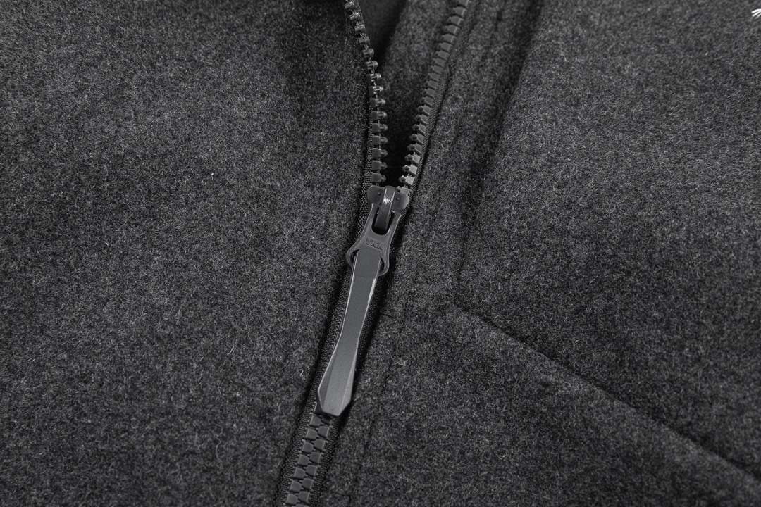 【ARCTERYX  公式旗艦店】アークテリクス  ジャケット着  スウェット ご好評に付き再入荷！241123