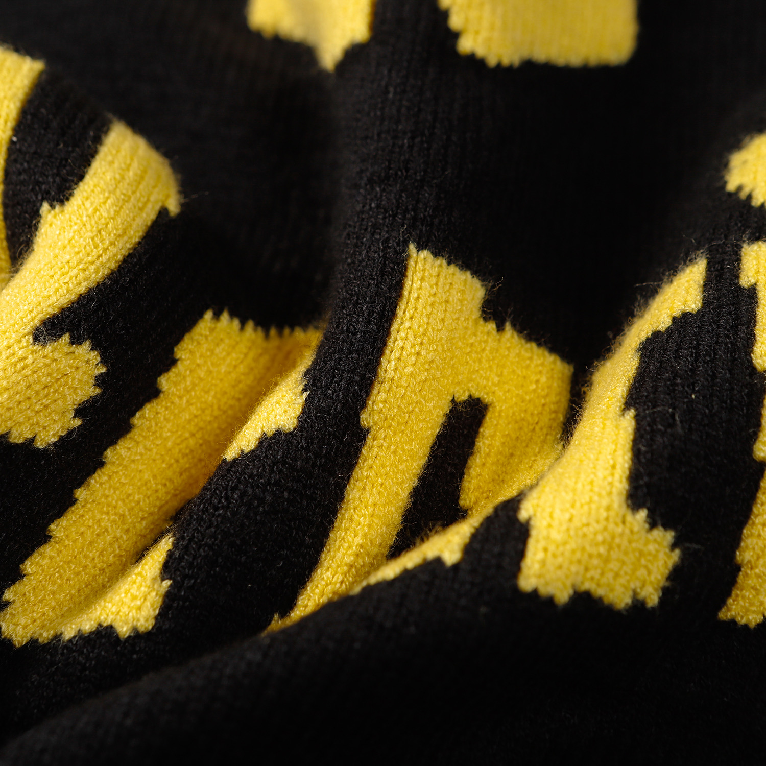 【BALENCIAGA 公式旗艦店】バレンシアガ  セーター好評に付き再入荷！ 241123