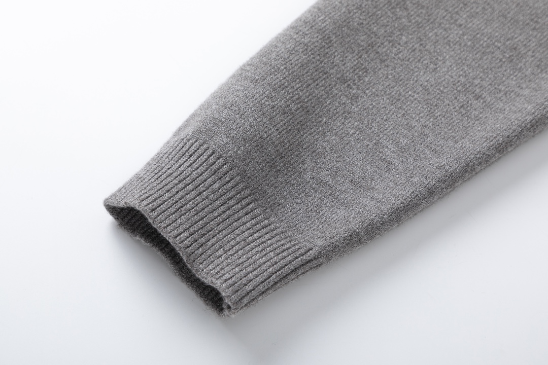 【Miumiu 公式旗艦店】ミュウミュウ  セーター好評に付き再入荷！ 241123