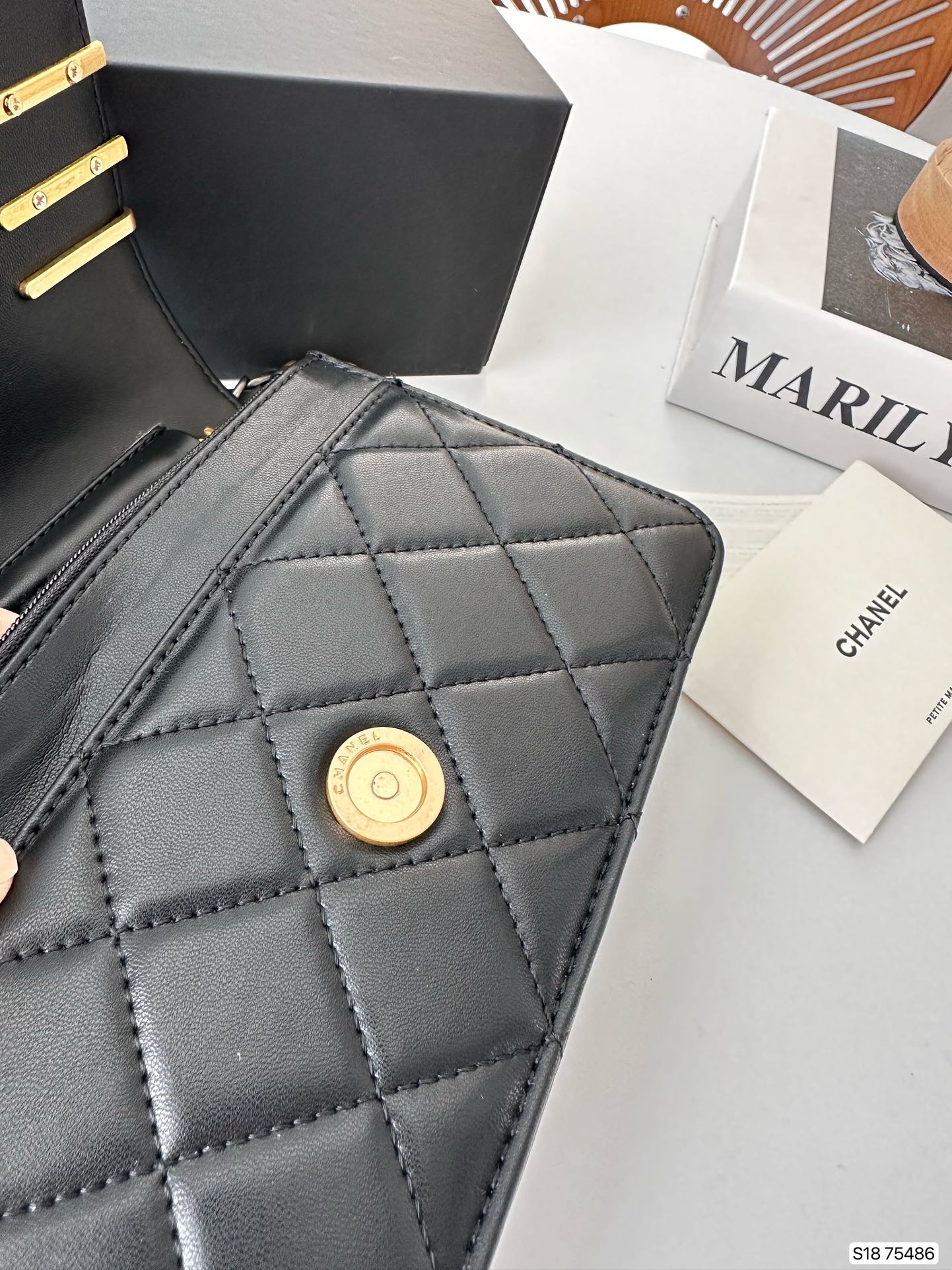 【CHANEL 公式旗艦店】シャネル   ショルダーバッグ  当日出荷 好評に付き再入荷！20*12CM