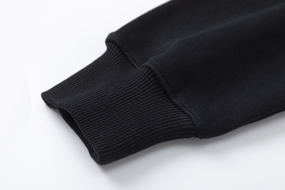 【BURBERRY  公式旗艦店】バーバリー パーカースウェットご好評に付き再入荷 240805