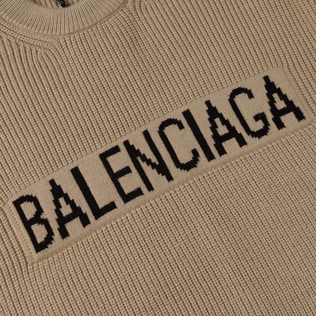【BALENCIAGA  公式旗艦店】バレンシアガ  セーター好評に付き再入荷！