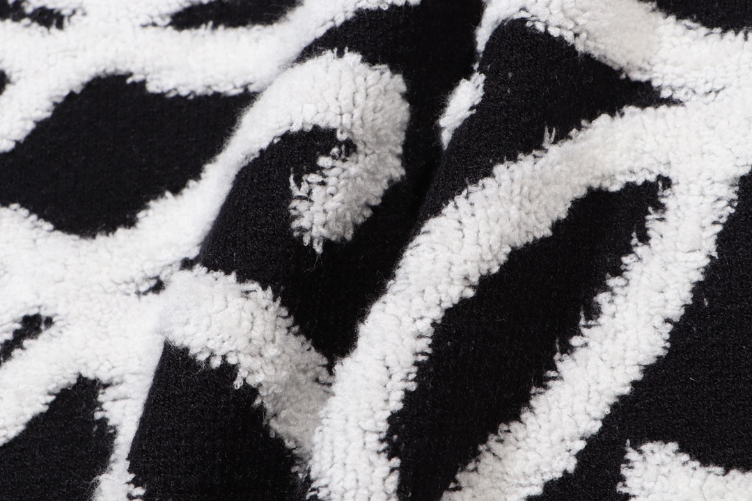 【LOEWE公式旗艦店】ロエベ  セーター好評に付き再入荷！