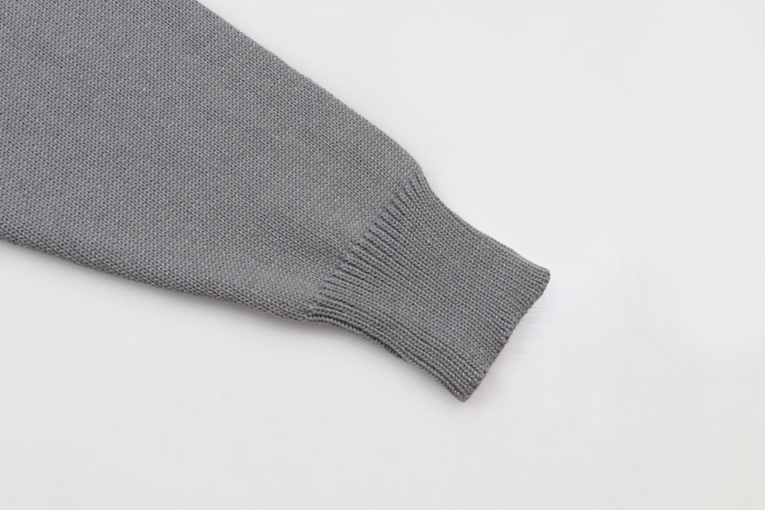 【LOEWE公式旗艦店】ロエベ  セーター好評に付き再入荷！