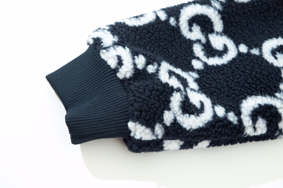 【GUCCI 公式旗艦店】クッチ   ジャケット着好評に付き再入荷！