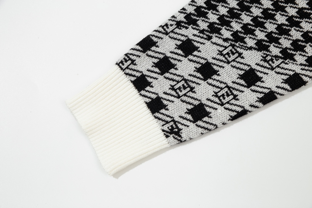 【FENDI  公式旗艦店】フェンディ セーター好評に付き再入荷！ 241101