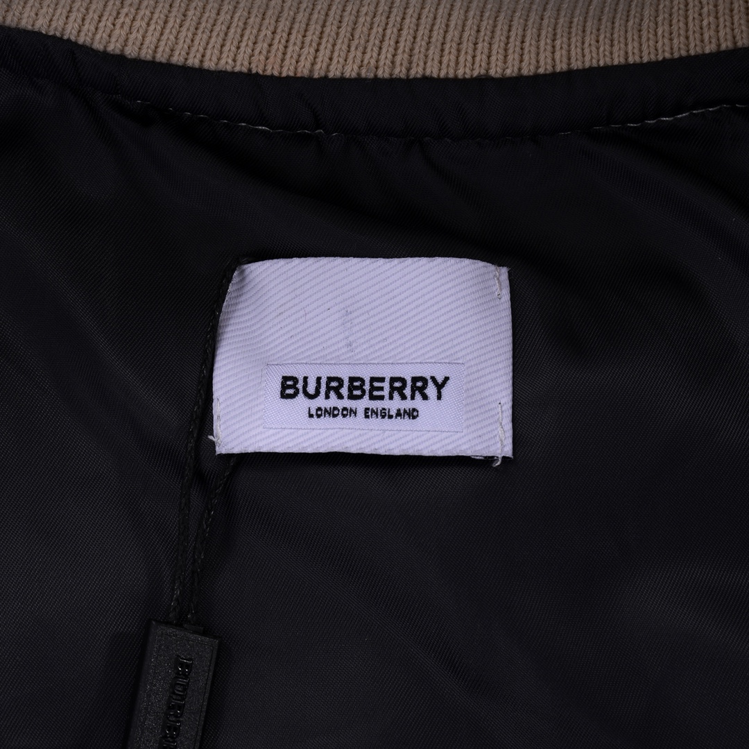 【BURBERRY 公式旗艦店】バーバリー  ジャケット着 好評に付き再入荷 240827
