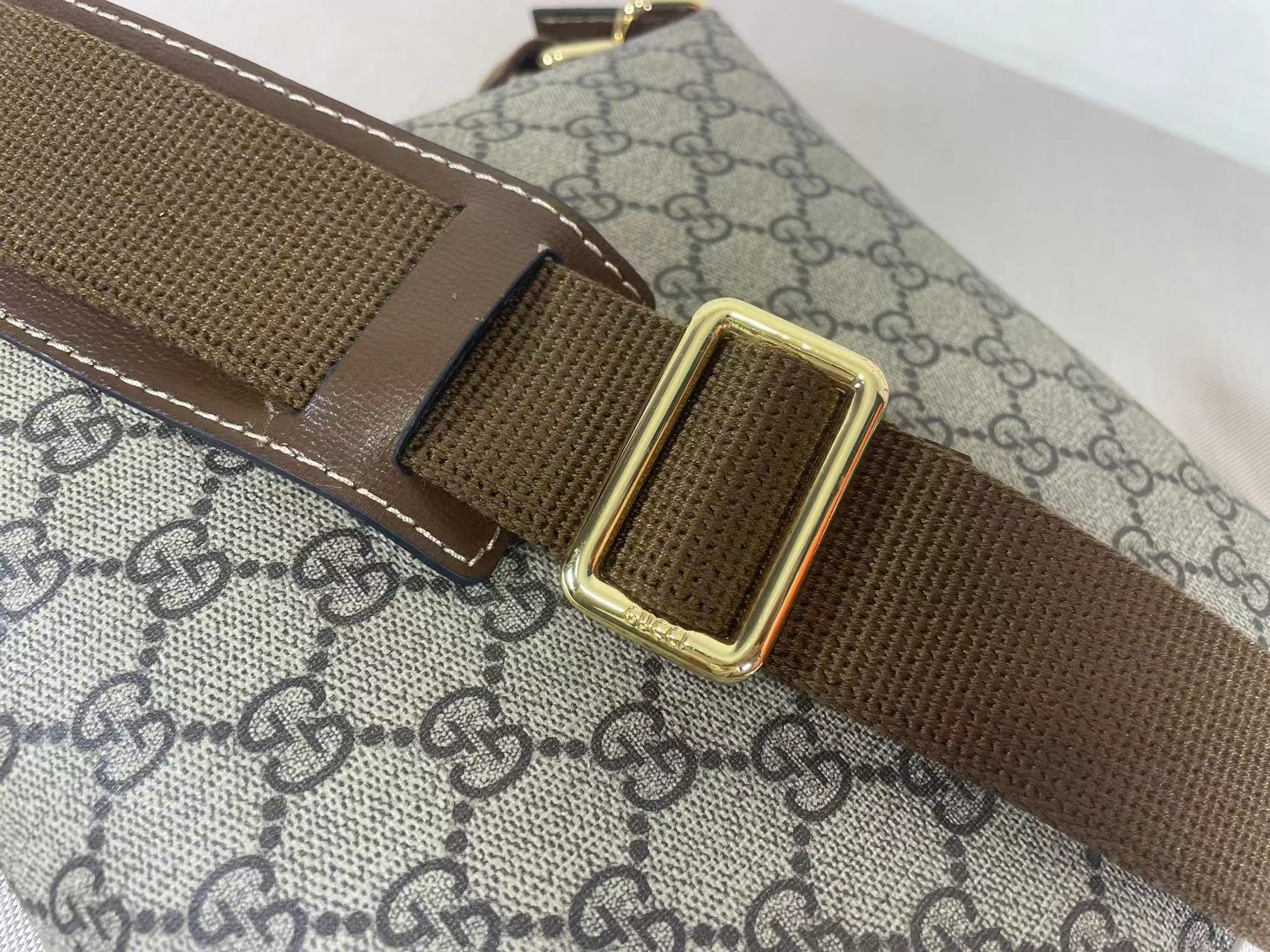 【GUCCI 公式旗艦店】 グッチ 斜めがけバッグ 当日出荷 好評に付き再入荷！21*23.5*4.5CM