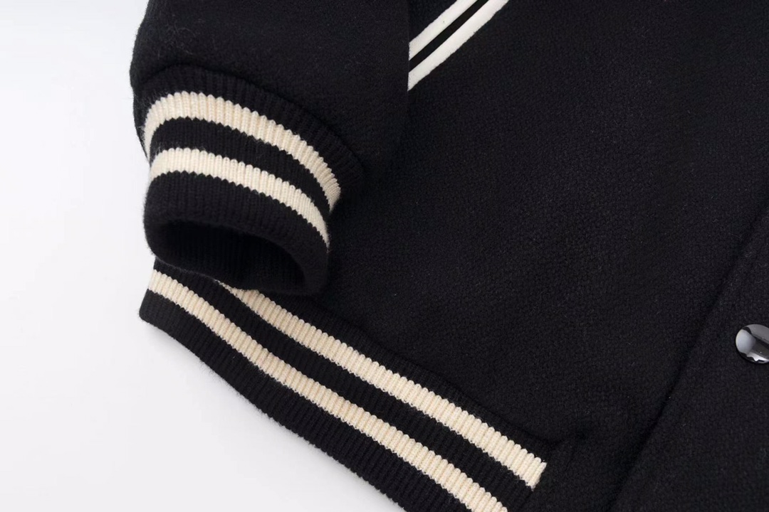 【CELINE  公式旗艦店】セリーヌ ジャケット着 好評に付き再入荷！