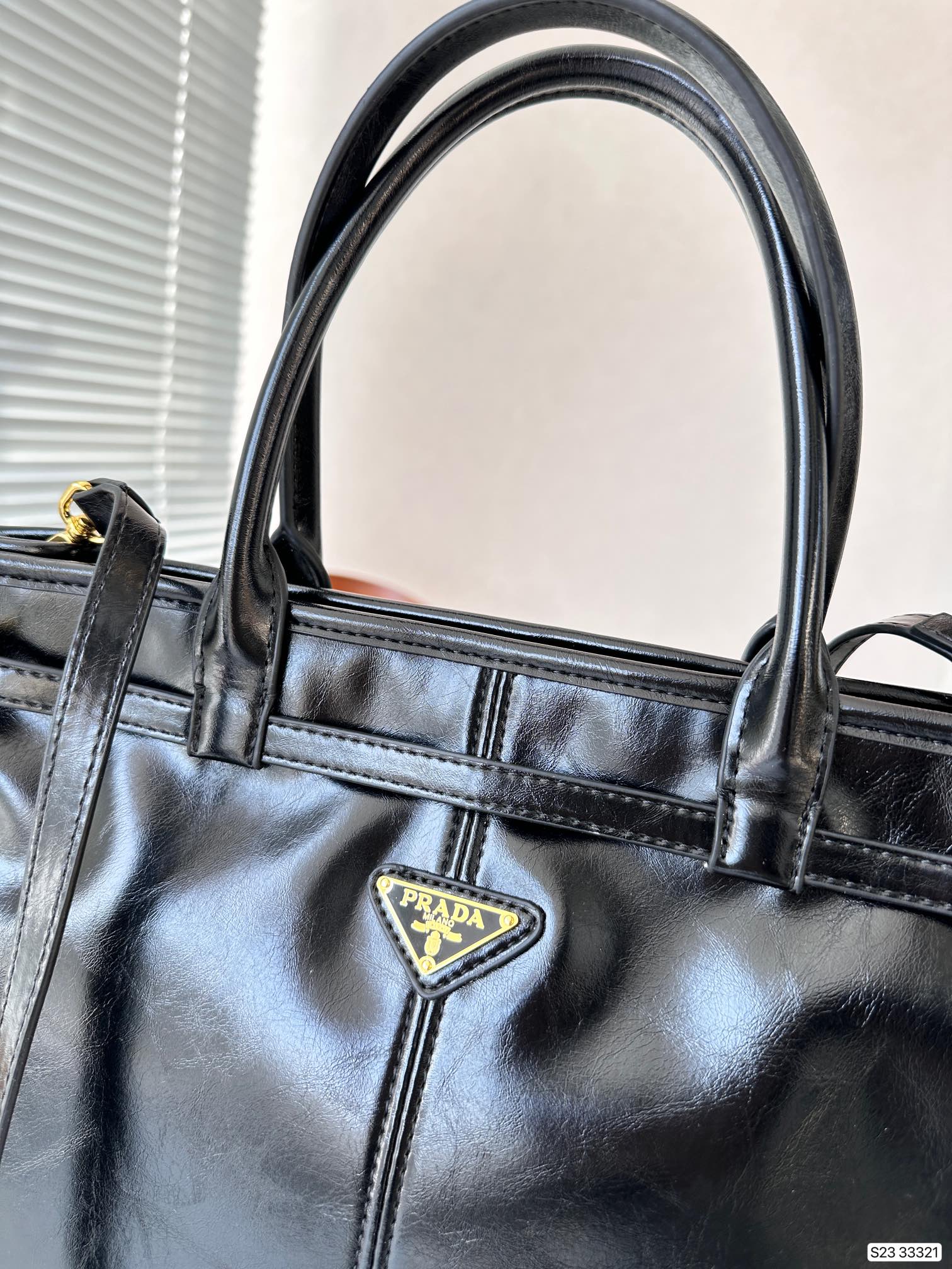 【PRADA 公式旗艦店】 プラダ  斜めがけバッグ当日出荷 好評に付き再入荷24*16CM