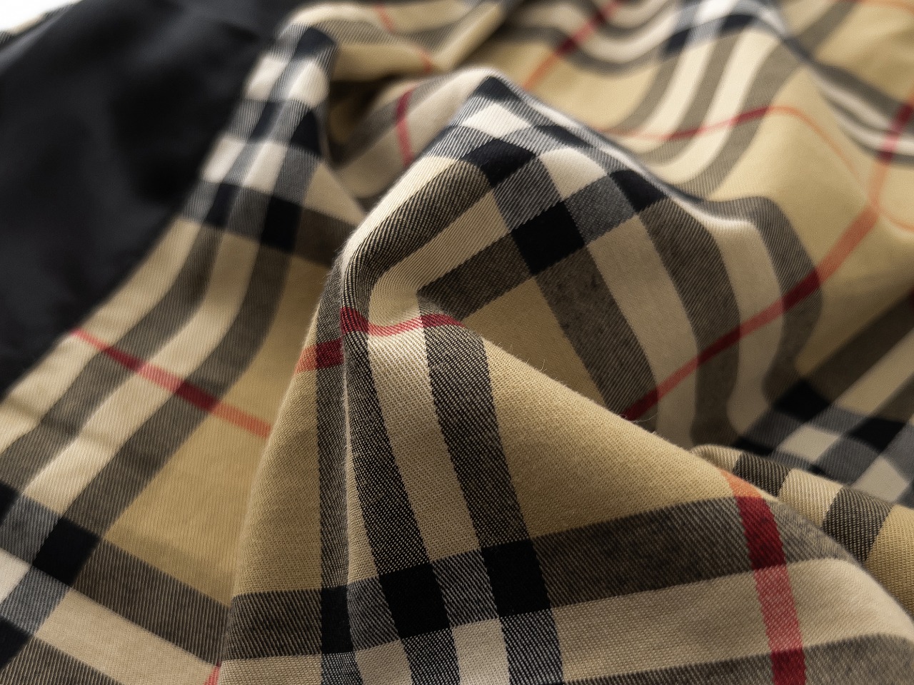 【BURBERRY  公式旗艦店】バーバリー  ショートパンツ  ご好評に付き再入荷！