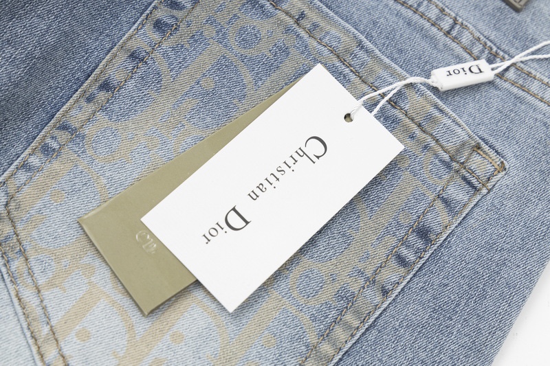 【DIOR  公式旗艦店】 ディオール  ジーパン  ご好評に付き再入荷  240831