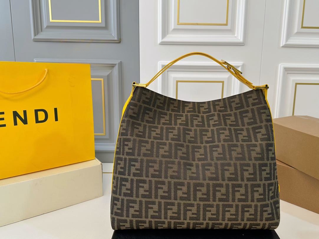 【FENDI  公式旗艦店】フェンディ  ハンドバッグ  当日出荷 好評に付き再入荷！38*35CM  240720