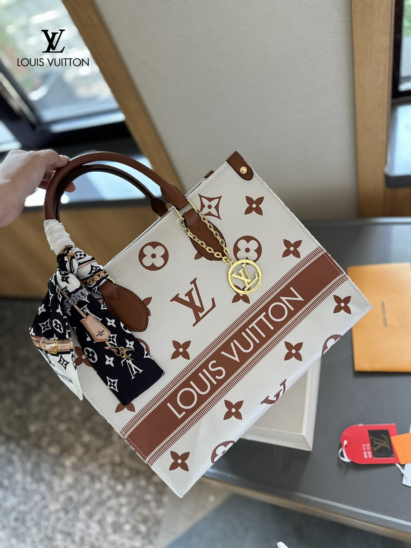 【LOUIS VUITTON 公式旗艦店】ルイヴィトン  斜めがけバッグ 当日出荷 好評に付き再入荷！35CM  1240722