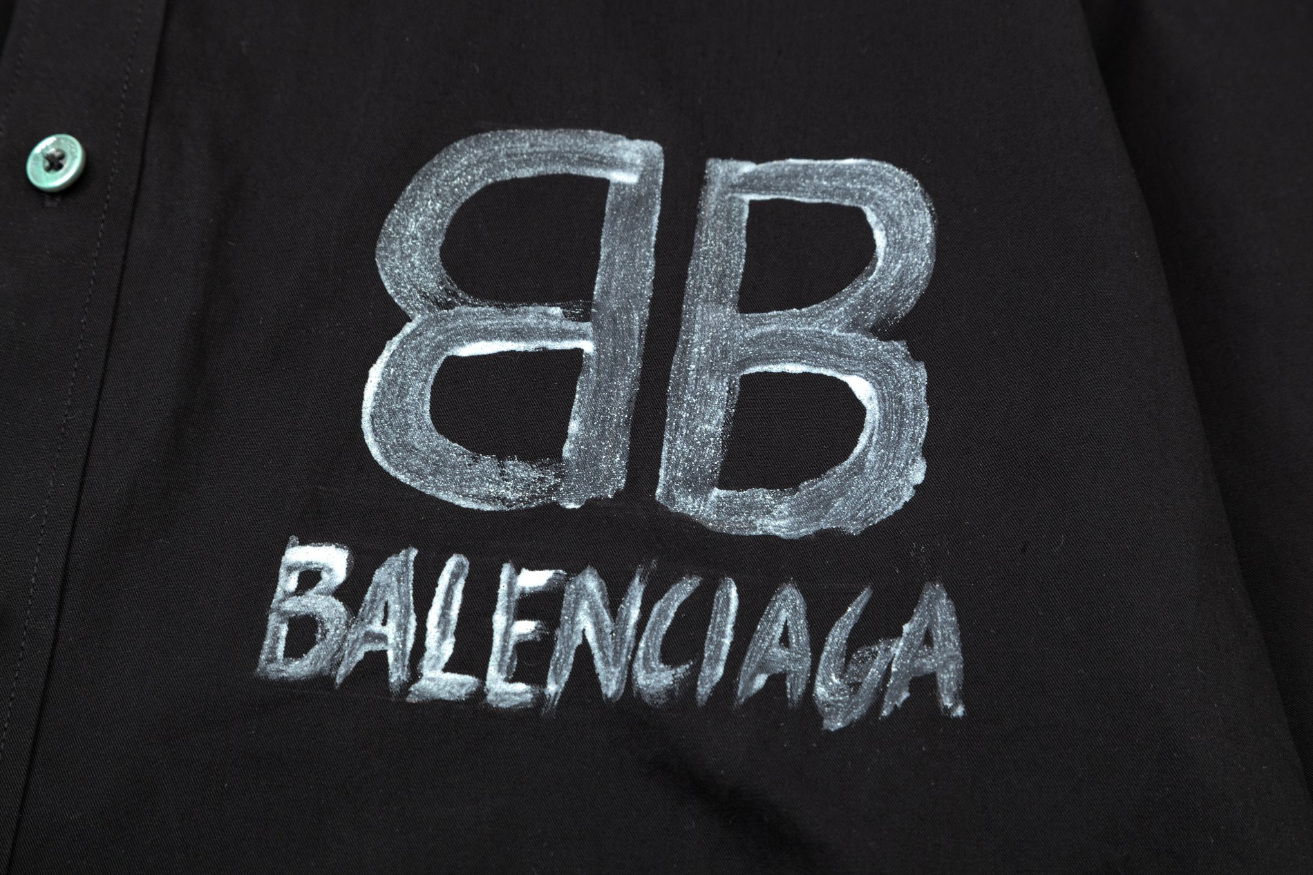【BALENCIAGA 公式旗艦店】バレンシアガ  シャツ  ご好評に付き再入荷 240802