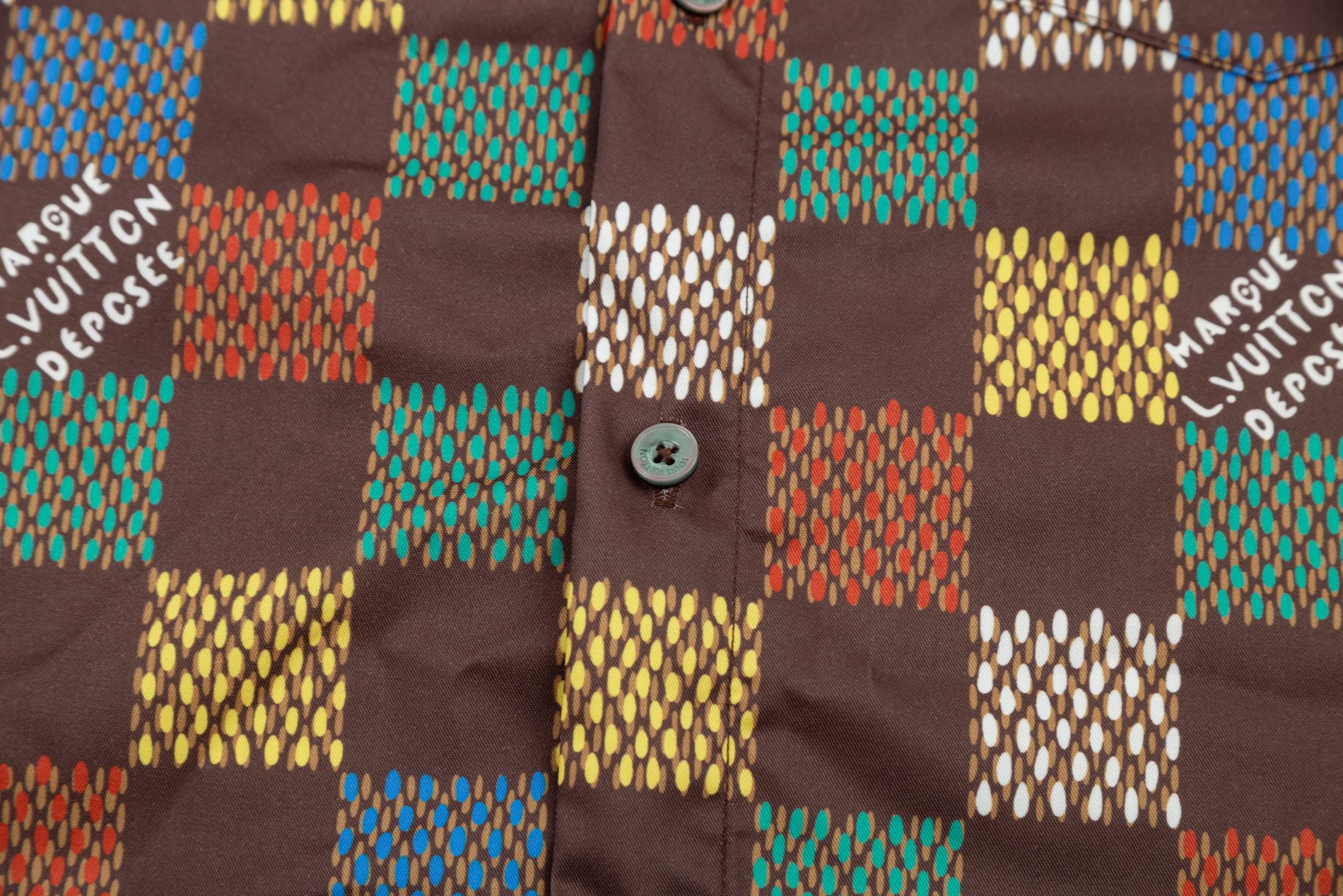 【LOUIS VUITTON 公式旗艦店】ルイヴィトン  シャツ  ご好評に付き再入荷 240803