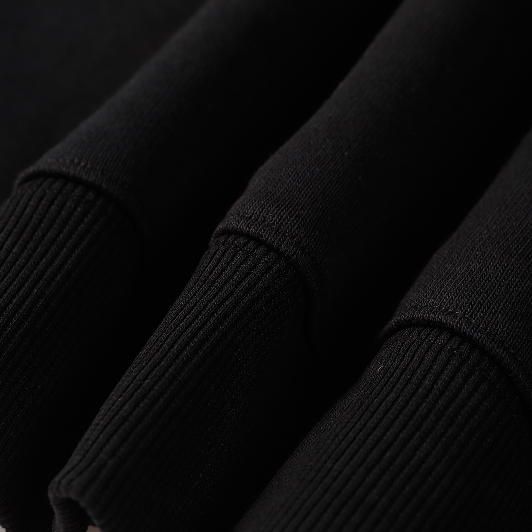 【LOUIS VUITTON  公式旗艦店】ルイヴィトン 丸首の衛衣 スウェット ご好評に付き再入荷 240808