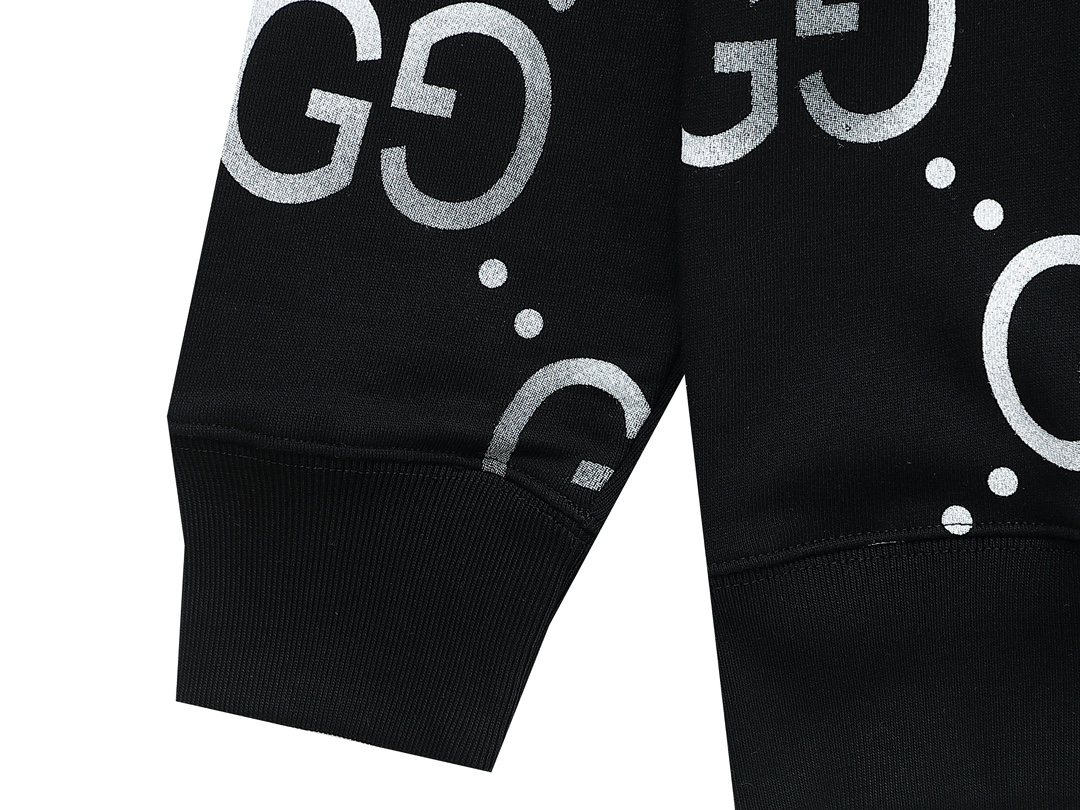 【GUCCI  公式旗艦店】グッチ 丸首の衛衣 スウェットご好評に付き再入荷 240811