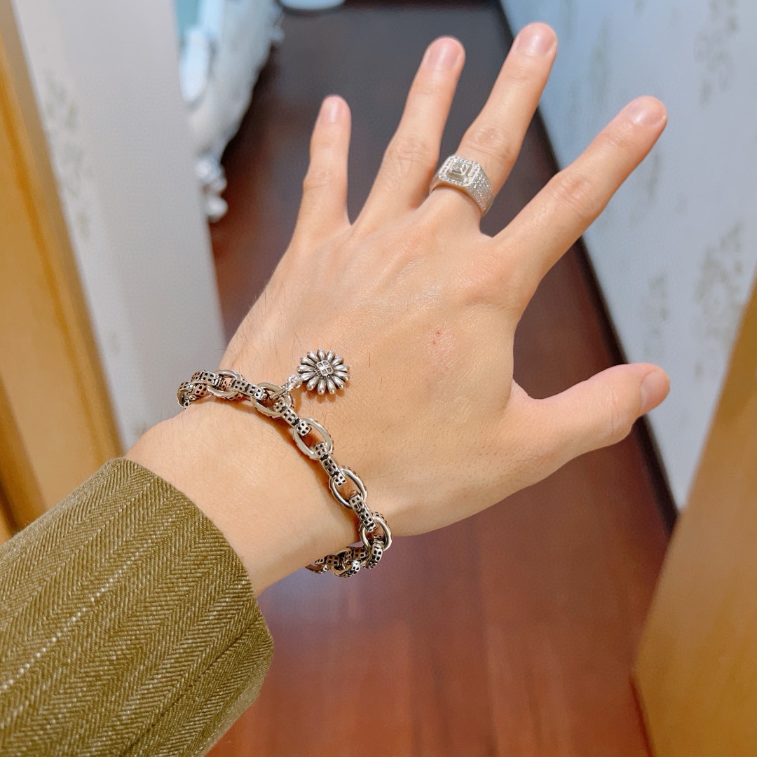 【BALENCIAGA】ブレスレット、ファッションシンプルなスタイル  240814