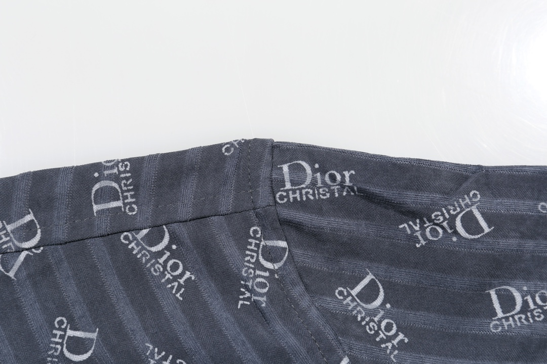 【GUCCI 公式旗艦店】グッチ  シャツ  ご好評に付き再入荷 240816