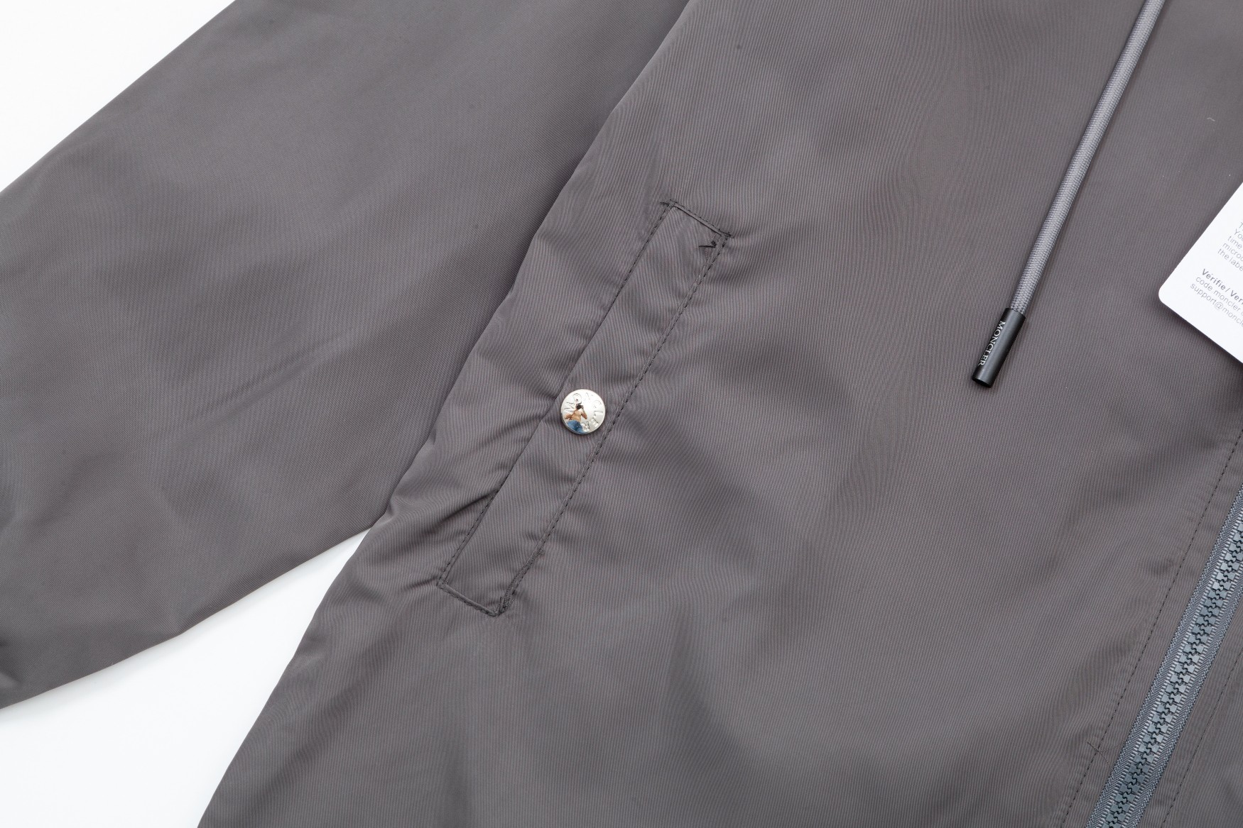 【MONCLER 公式旗艦店】モンクレール ジャケット 好評に付き再入荷！ 240920