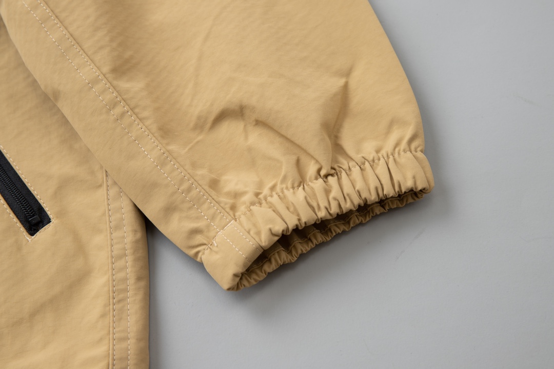 【BALENCIAGA 公式旗艦店】 バレンシアガ  ジャケット着 好評に付き再入荷 240827