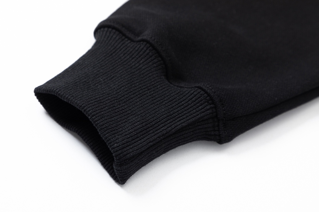 【GIVENCHY 公式旗艦店】ジバンシー 丸首の衛衣 スウェットご好評に付き再入荷 240829