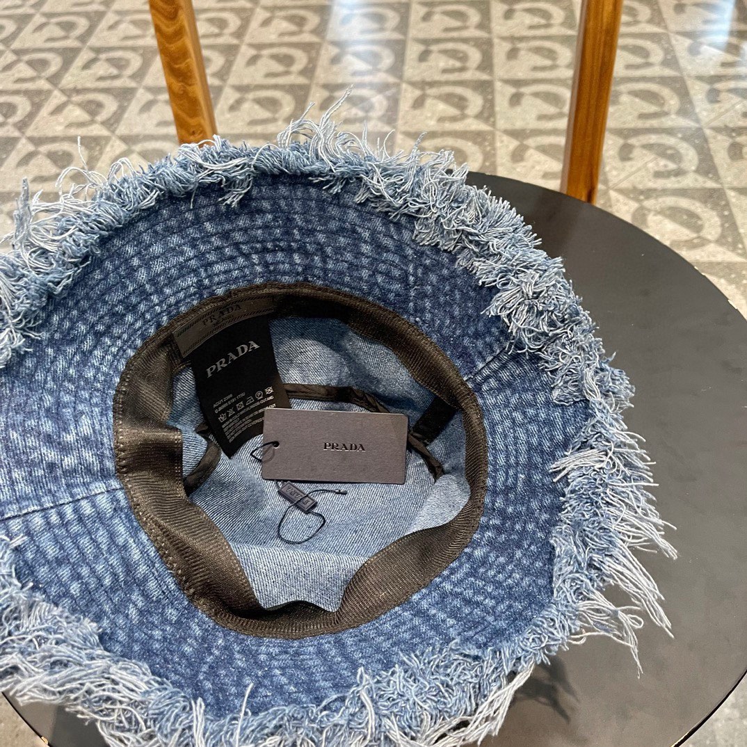 PRADA (プラダ)フィッシャーマンズハット 240904