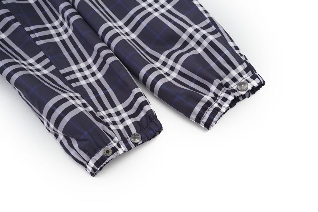 【BURBERRY 公式旗艦店】バーバリー パーカースウェットご好評に付き再入荷！240923