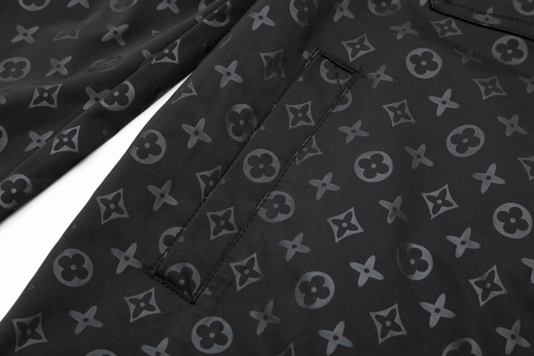 【LOUIS VUITTON】ルイヴィトン  ジャケット着ご好評に付き再入荷！240924