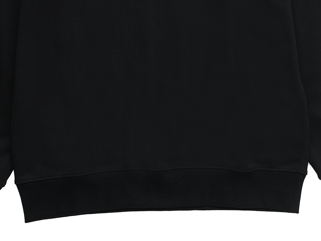 【PRADA 公式旗艦店】プラダ  丸首の衛衣 スウェットご好評に付き再入荷 240925