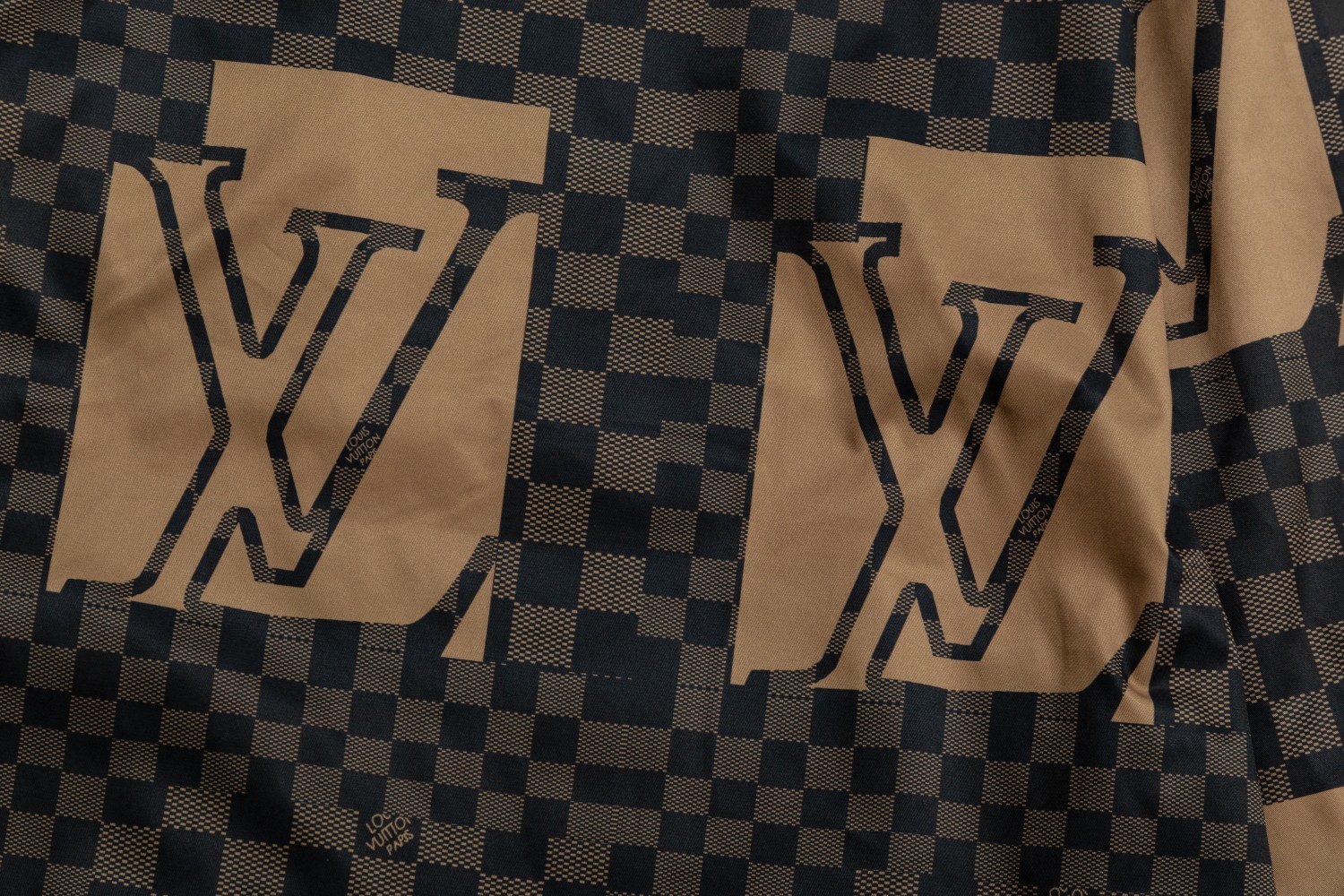 【LOUIS VUITTON 公式旗艦店】ルイヴィトン  ジャケット着 ご好評に付き再入荷！241021