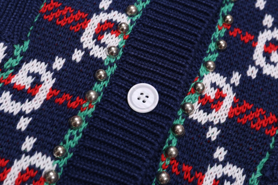 【GUCCI  公式旗艦店】グッチ  セーター好評に付き再入荷！ 241029