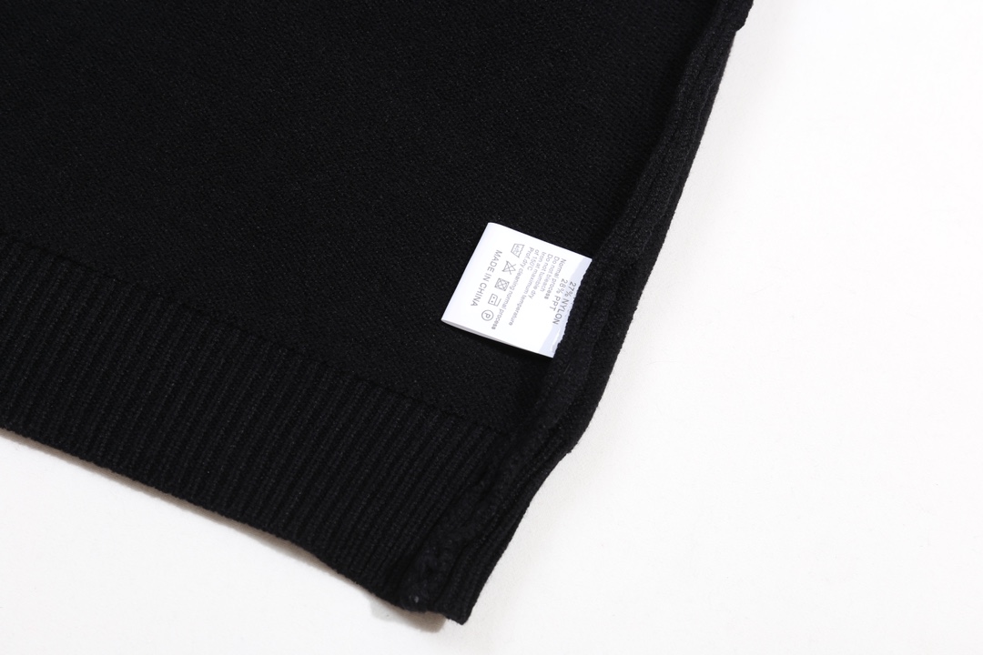 【GUCCI  公式旗艦店】グッチ  セーター好評に付き再入荷！ 241029