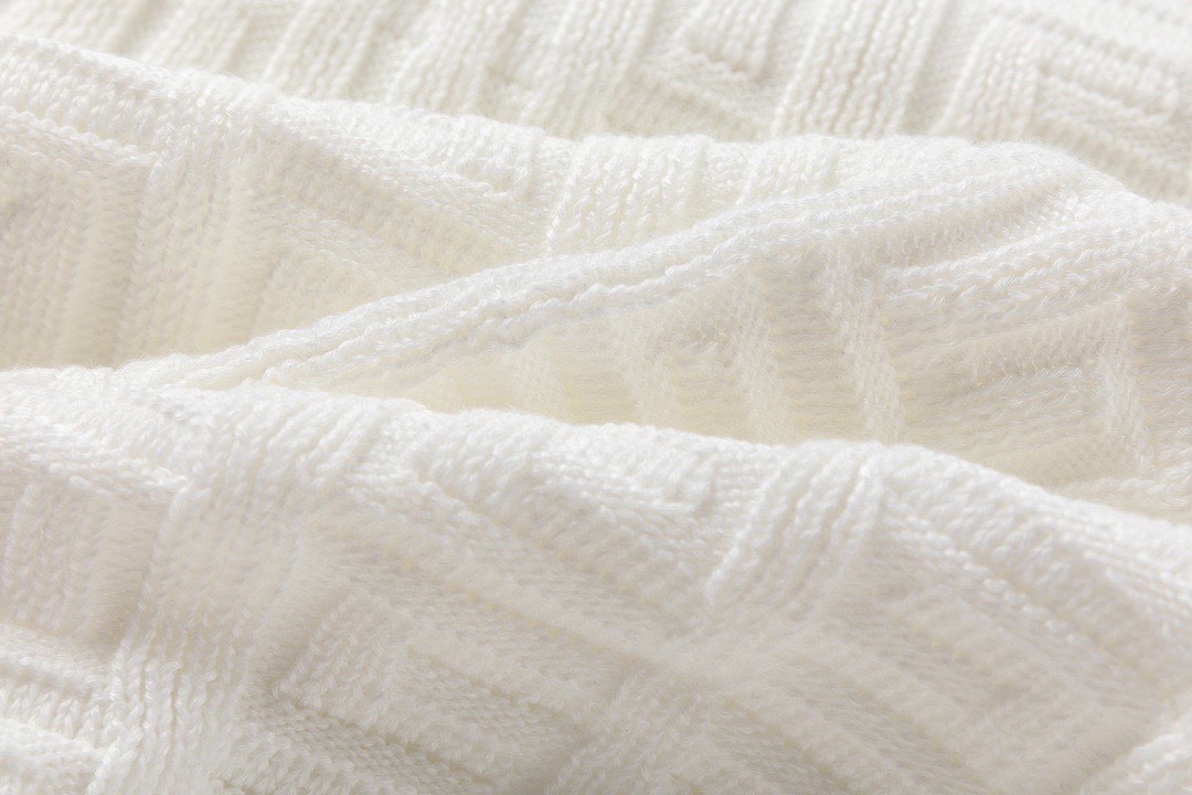 【GIVENCHY   公式旗艦店】ジバンシー  セーター好評に付き再入荷！ 241031